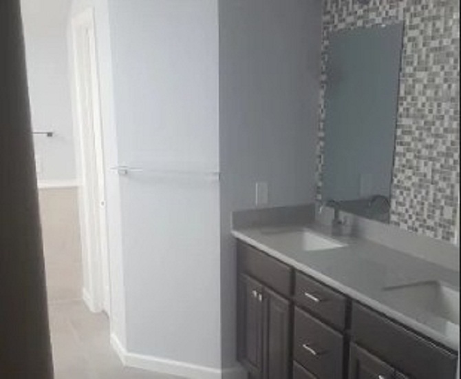 Bathroom Remodeled, Accent Wall, Modern Amenities Elk Grove, CA