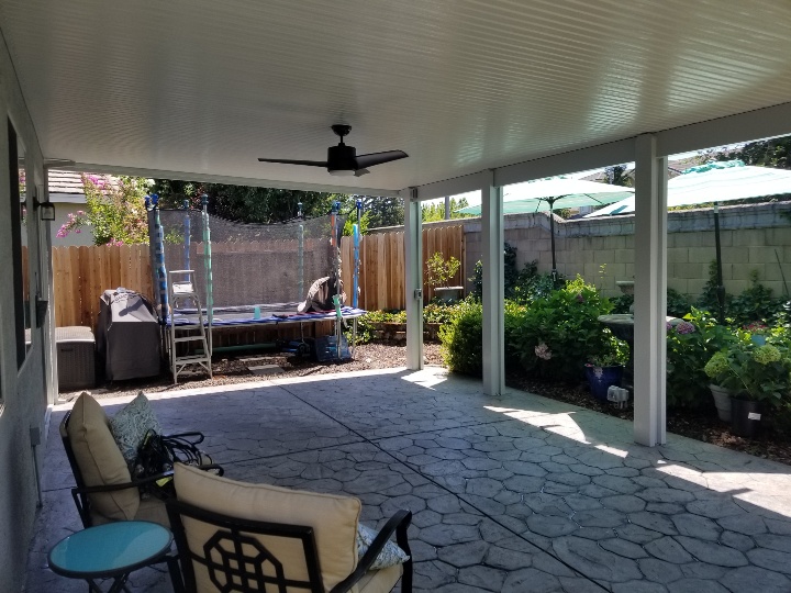 17x22 Durawood, flatwood patio cover with scallop ends Color Sierra Snow Trim: Coastal Fog - Rocklin, CA