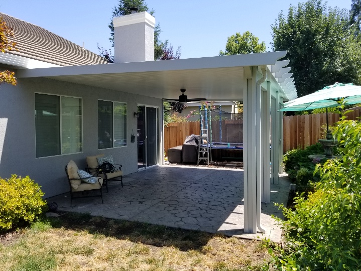 17x22 Durawood, flatwood patio cover with scallop ends Color Sierra Snow Trim: Coastal Fog - Rocklin, CA